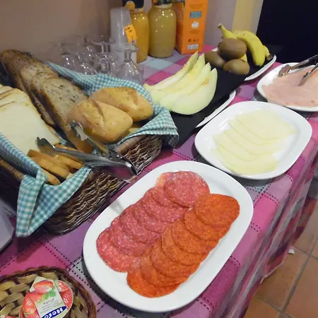 La Lluna בית הארחה