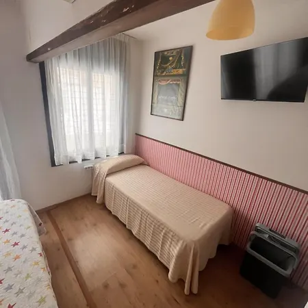 La Lluna Guest house 2*